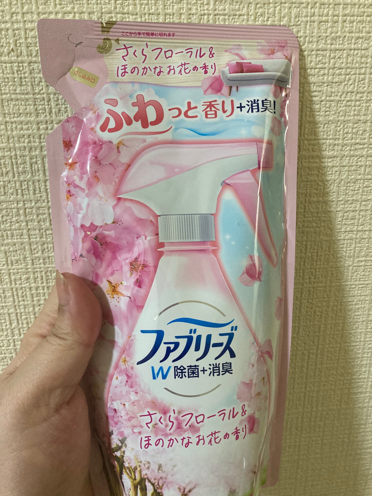 さくらフローラル&ほのかなお花の香り/ファブリーズ/ファブリックミストを使ったクチコミ(1枚目)