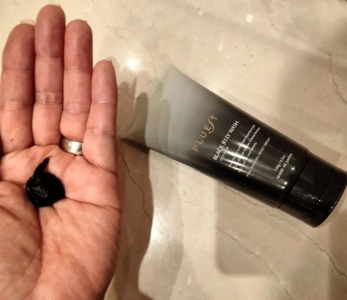 BLACK JELLY WASH（ブラックジェリーウォッシュ）/PLUEST/その他洗顔料を使ったクチコミ（2枚目）