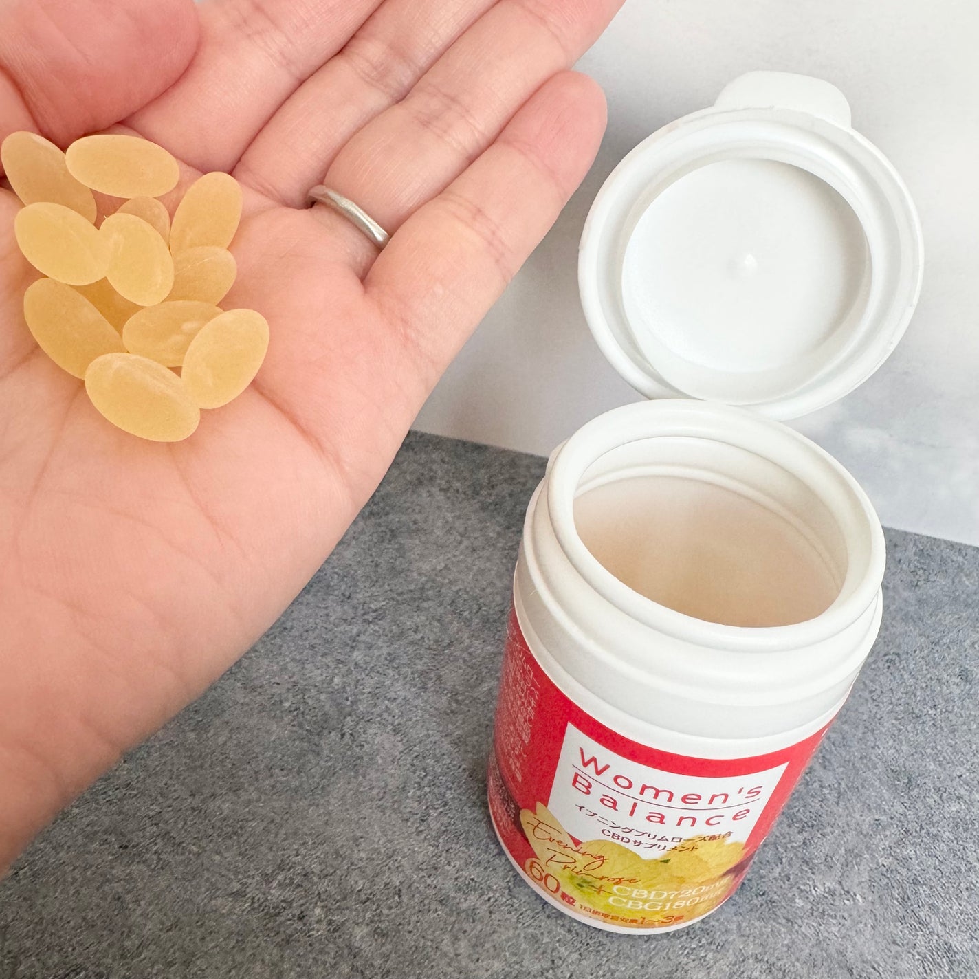 CBD Capsule Women's Balance/アピポルファーマジャパン/美容サプリメントを使ったクチコミ(3枚目)