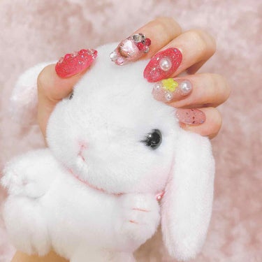 プチプラでギャルっぽピンクネイル💅💗

ギャルっぽいネイル作りたくて作ってみました👶🏻

サンリオネイル 
pa ネイルカラー
ITGグリッターネイル
パラドゥミニネイル
ネイルホリック

使ってるパー