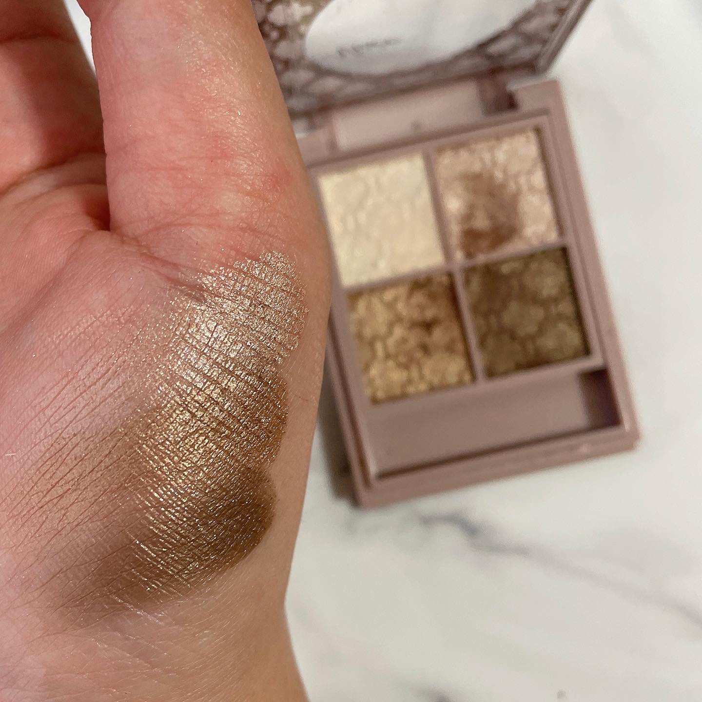 マニフィカトゥールレーブルｎ 103 Legend of Rouge (2023限定)/クレ・ド・ポー ボーテ/リップバームを使ったクチコミ（3枚目）