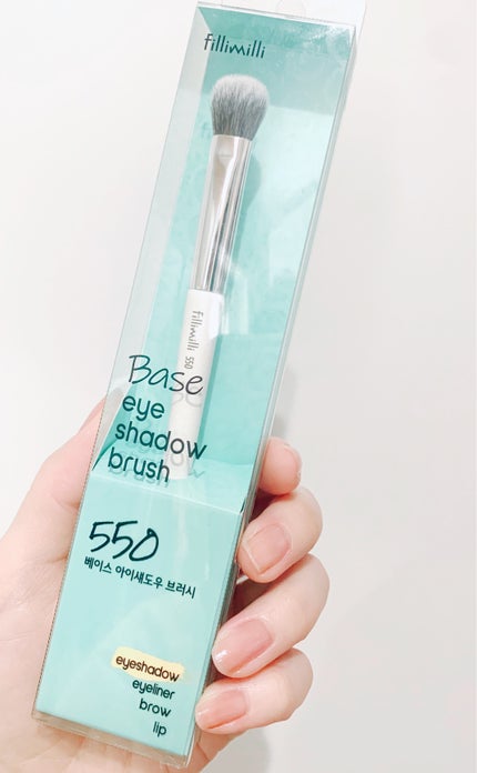 アイシャドウブラシ 550/fillimilli/メイクブラシを使ったクチコミ(2枚目)