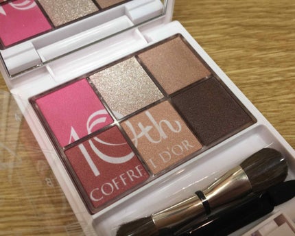 6セレクションアイズ/コフレドール/アイシャドウパレットを使ったクチコミ(2枚目)