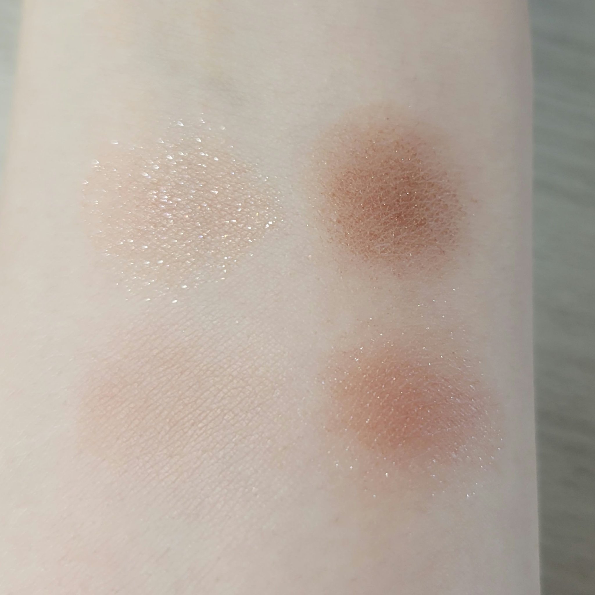 ミネラルクラッシィシャドー/エトヴォス/アイシャドウパレットを使ったクチコミ（3枚目）