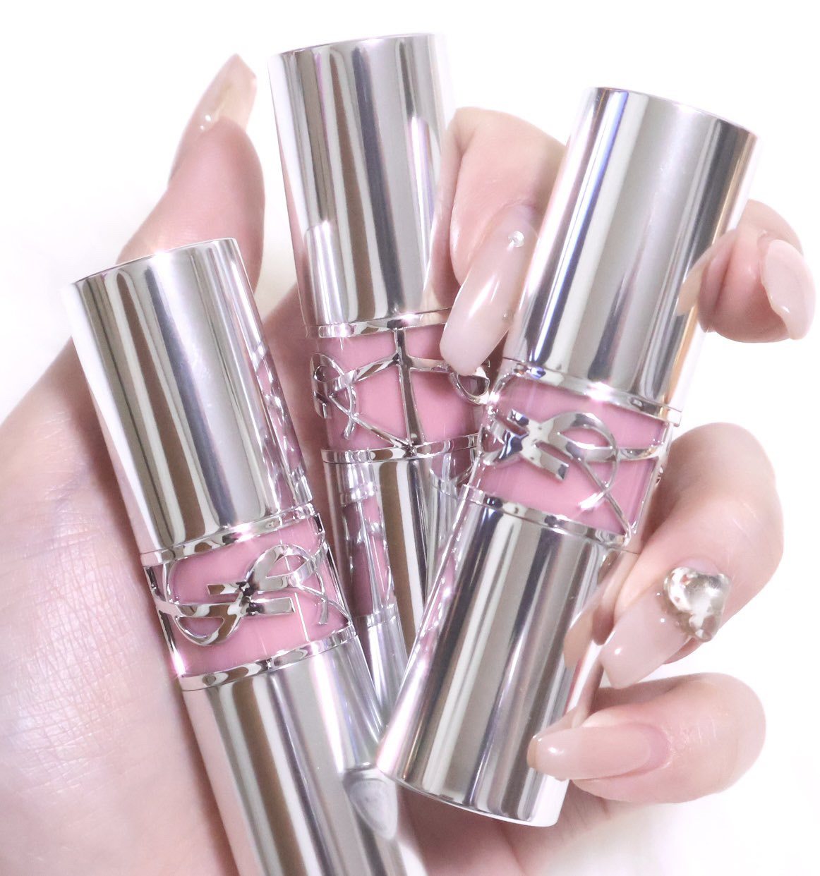 YSL ラブシャイン リップスティック No. 44 ヌード ラヴァリエール イヴ・サンローランラブシャインリップスティック44の魅力とは？