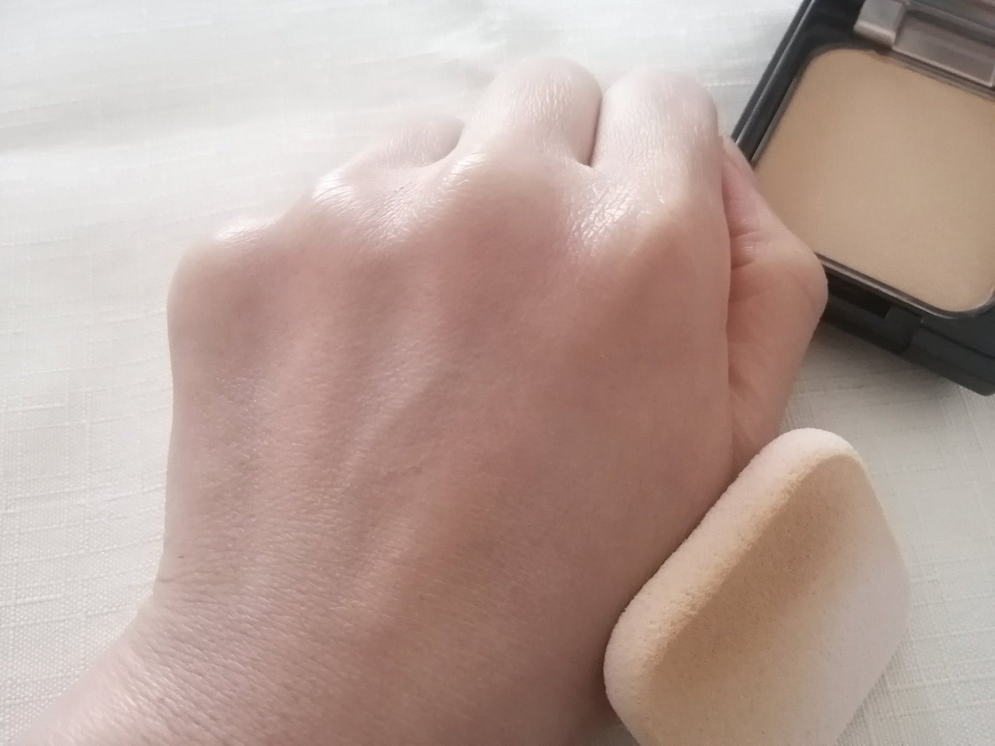 キスミー フェルム シルキーフィットファンデ/キスミー フェルム/パウダーファンデーションを使ったクチコミ(5枚目)