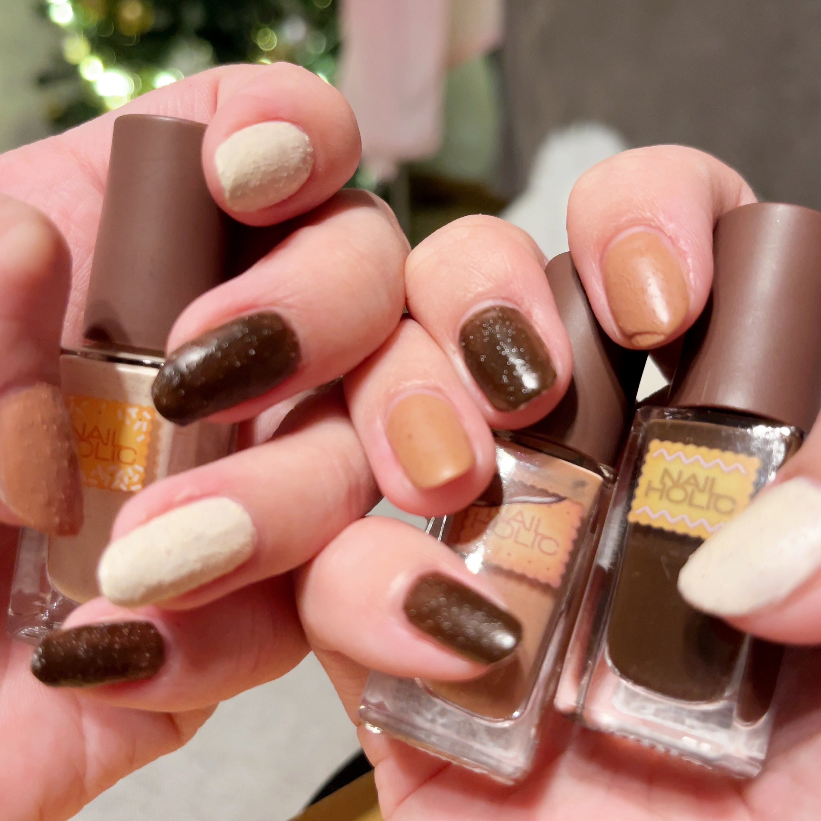 ネイルホリック リミテッドカラー Winter Sweet Biscuit/ネイルホリック/マニキュアを使ったクチコミ（2枚目）