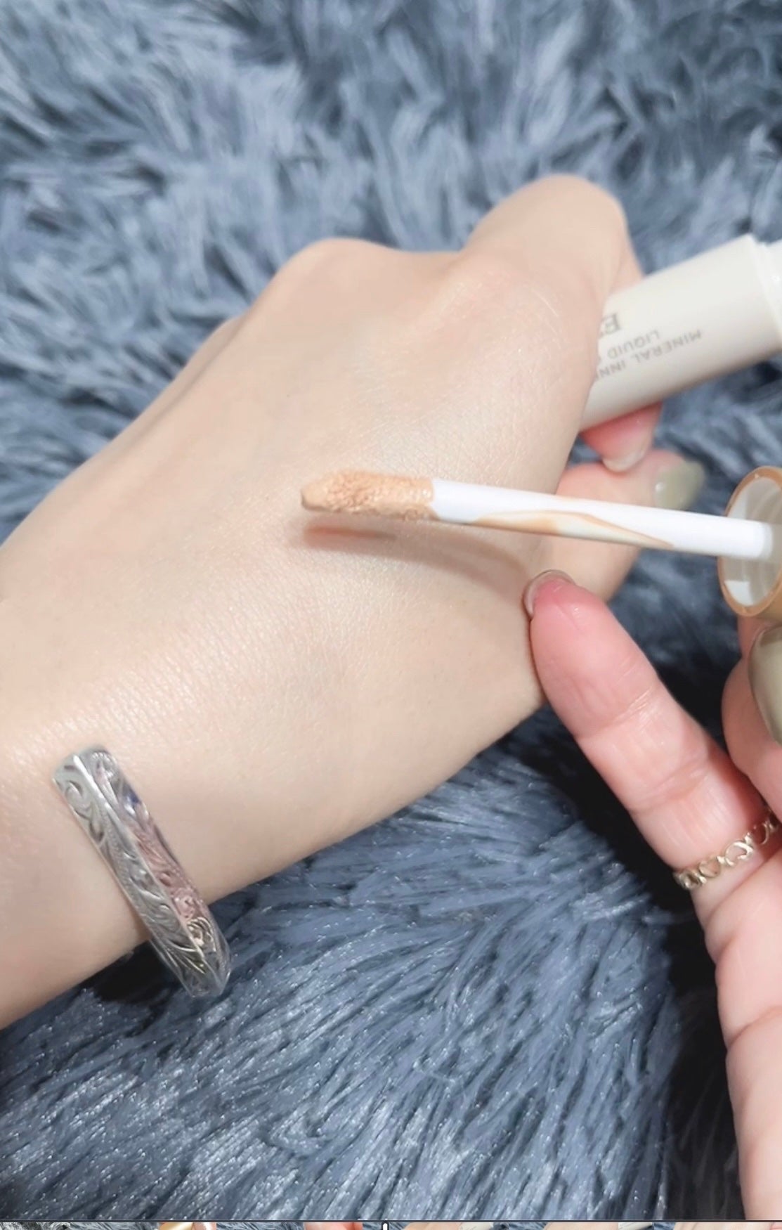 ミネラルインナートリートメントリキッドコンシーラー/エトヴォス/リキッドコンシーラーを使ったクチコミ(3枚目)