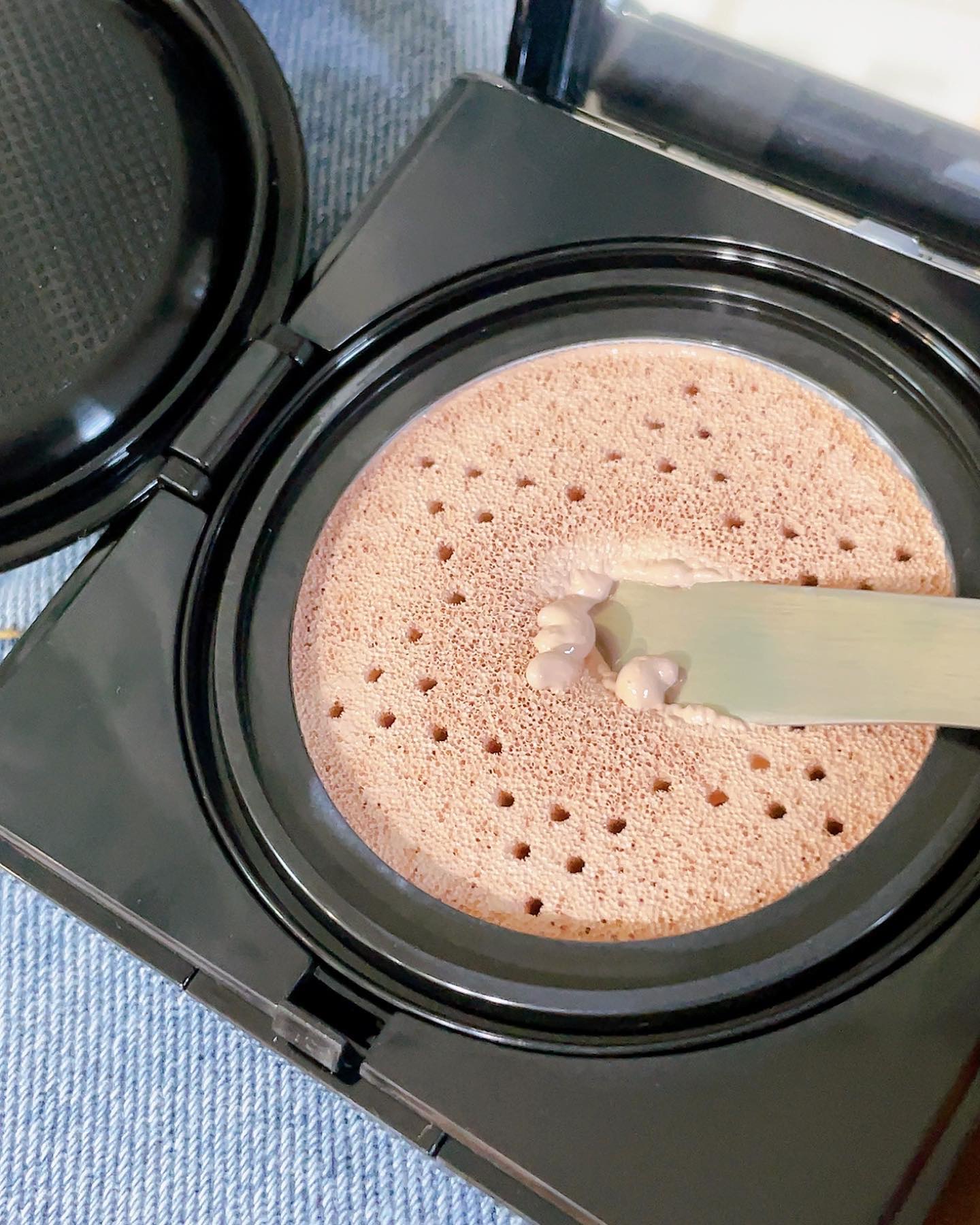 スマートスキンフィットクッションファンデーション/Harper's BAZAAR Cosmetics/クッションファンデーションを使ったクチコミ（3枚目）