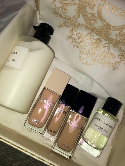 ディオールスキン フォーエヴァー フルイド グロウ/Dior/リキッドファンデーションを使ったクチコミ(1枚目)