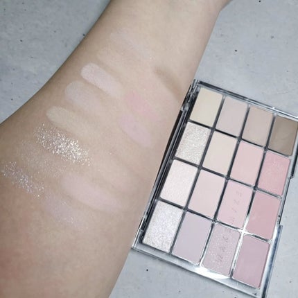 ソフトブラーリングアイパレット/wakemake/アイシャドウパレットを使ったクチコミ(2枚目)