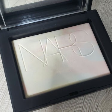 ライトリフレクティングセッティングパウダー　プレスト　N/NARS/プレストパウダーを使ったクチコミ（2枚目）