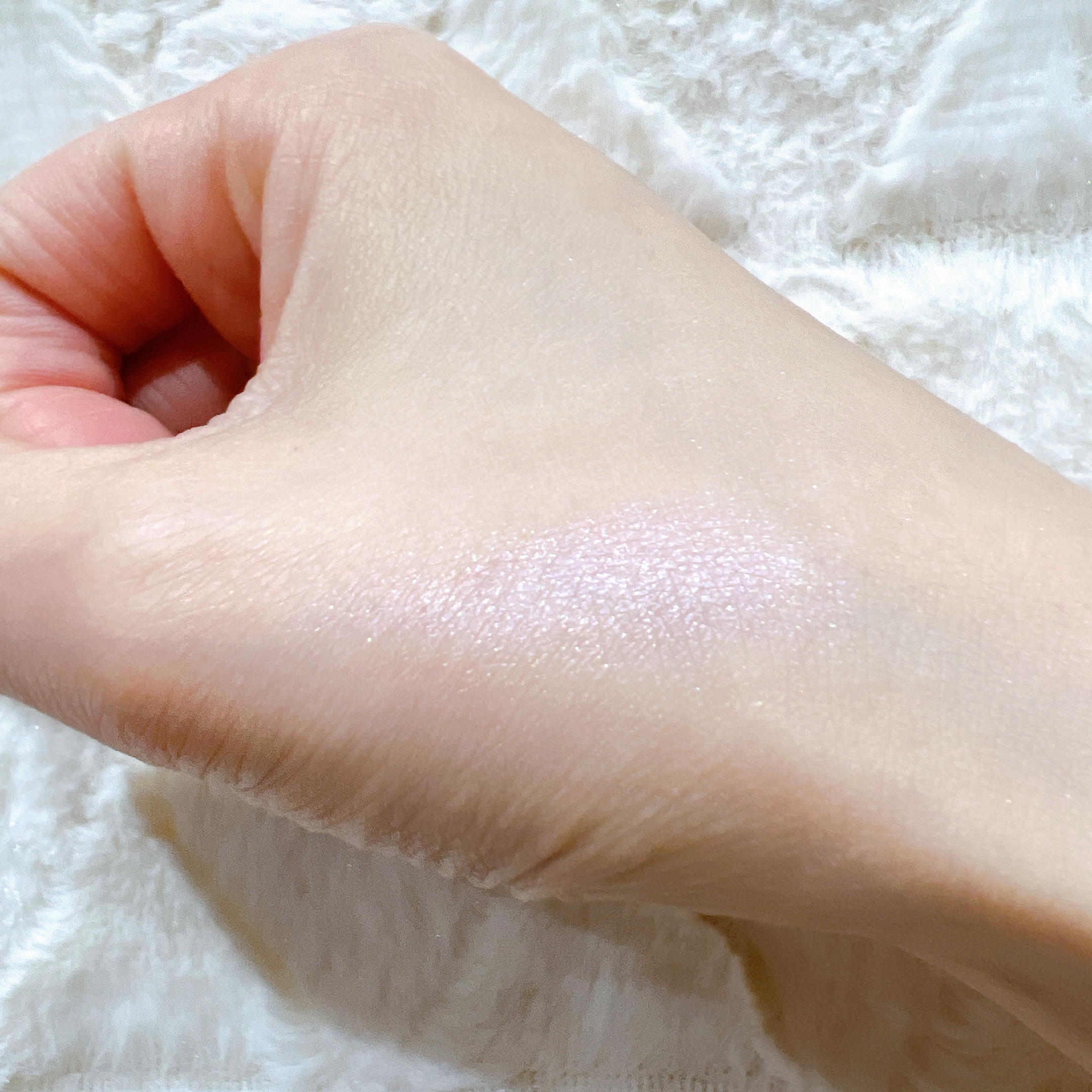 パールグロウニュアンサー/CEZANNE/パウダーハイライトを使ったクチコミ（3枚目）