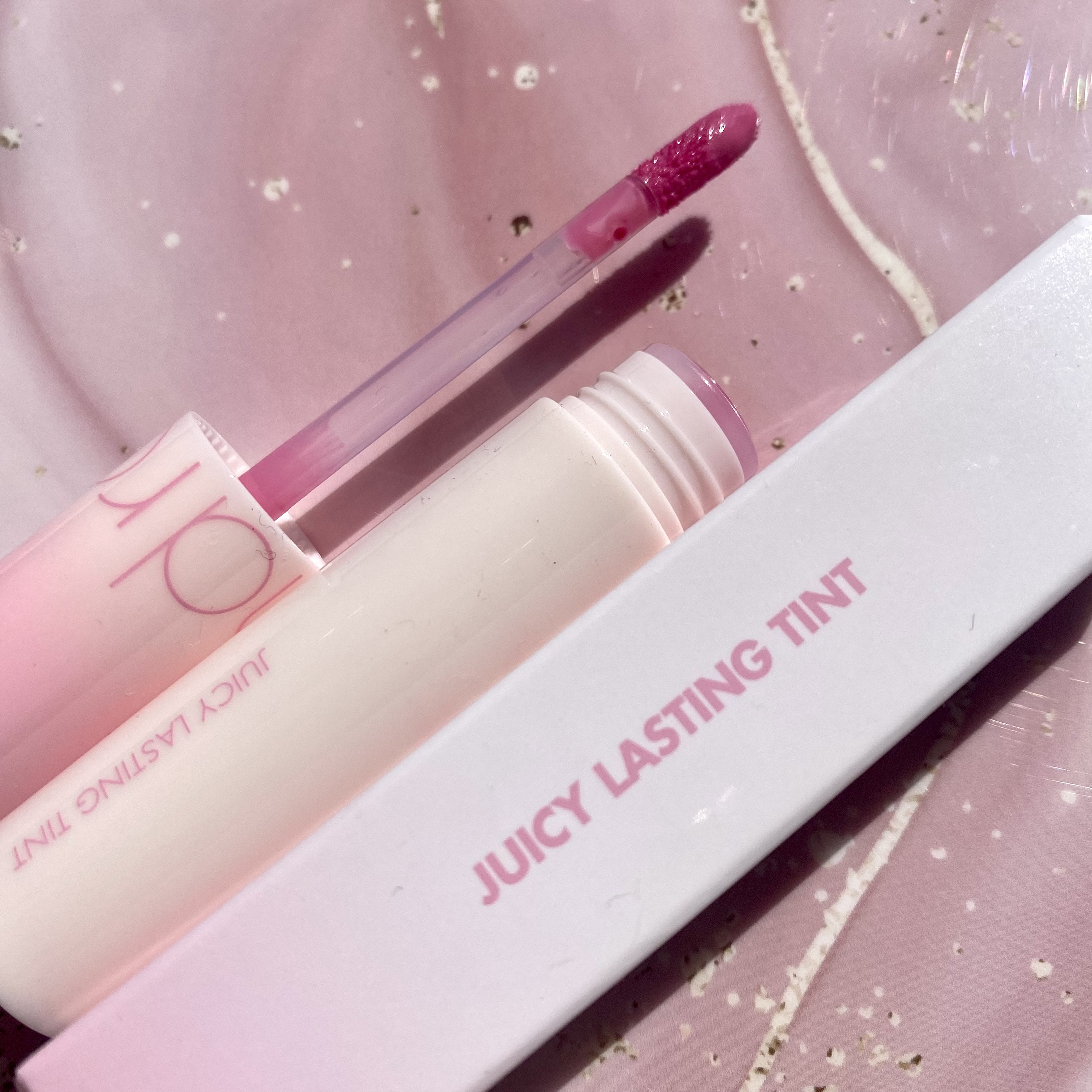 ジューシーラスティングティント 32 ベアベリースムージー(BARE BERRY SMOOTHIE)/rom&nd/リップティントを使ったクチコミ（3枚目）