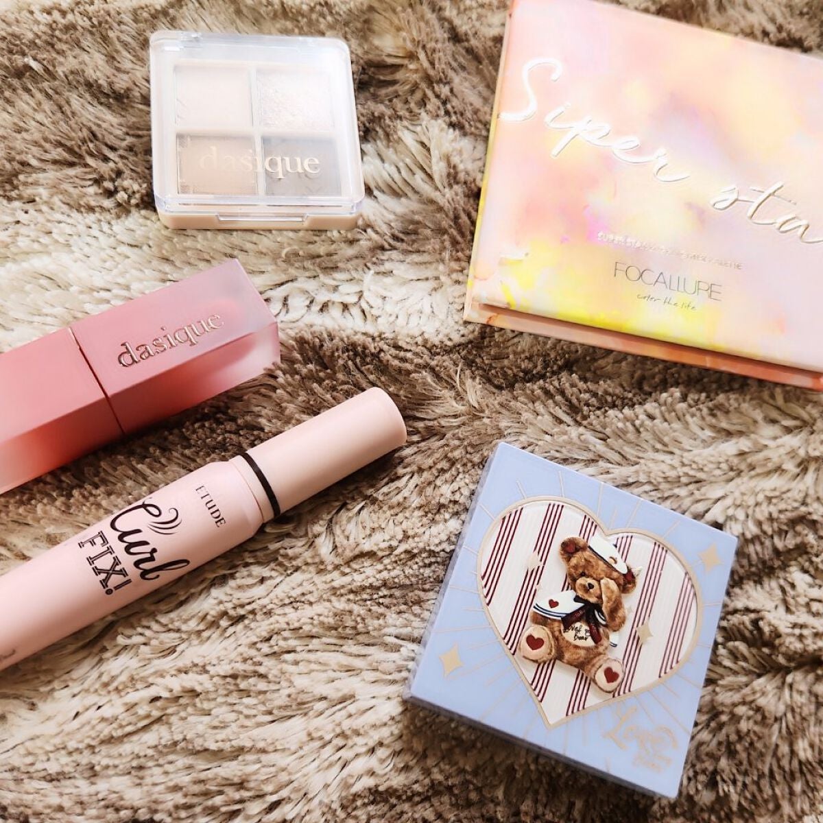 スーパースターハイライトパレット(日本限定パッケージ)/FOCALLURE/パウダーハイライトを使ったクチコミ(1枚目)