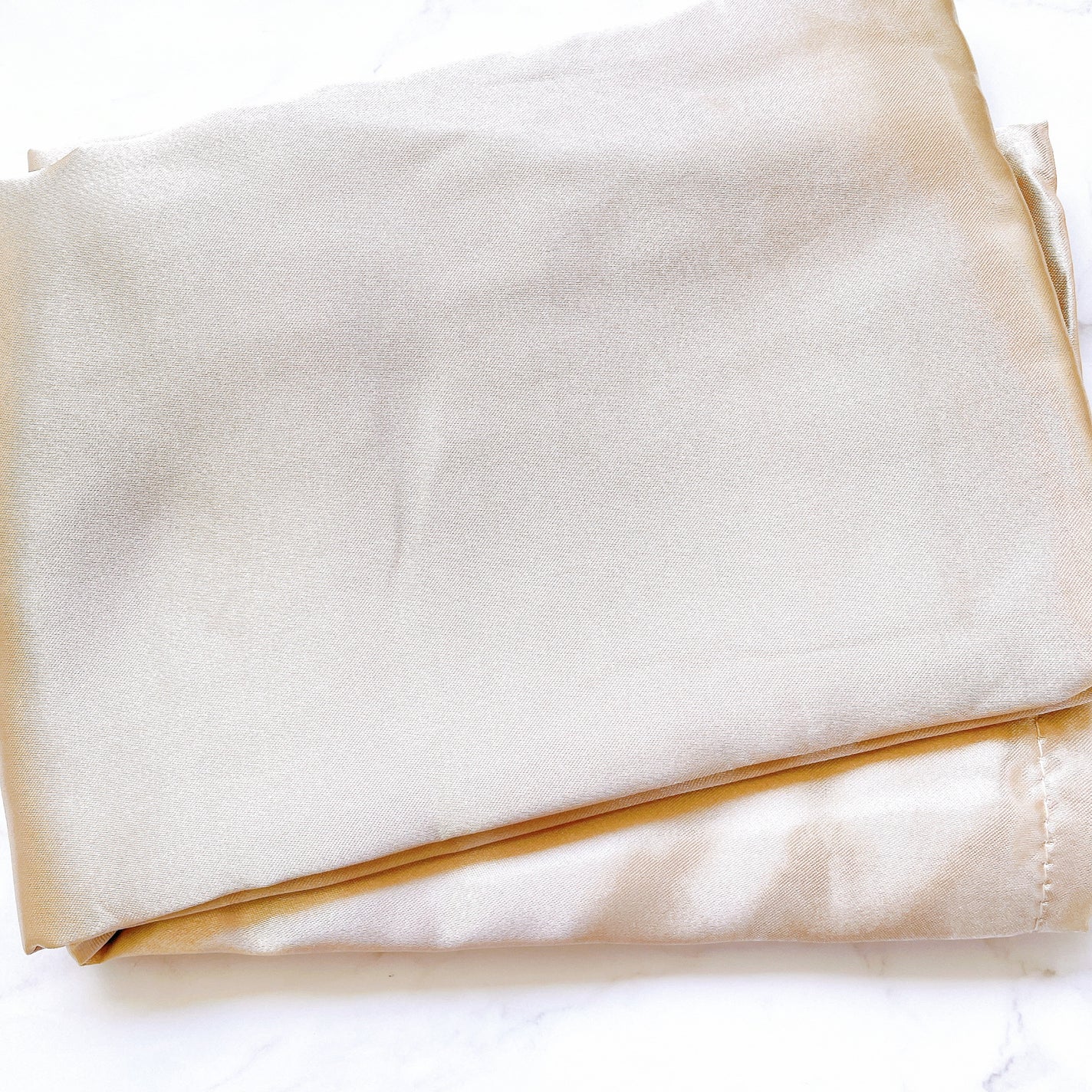 シルクの枕カバー/エアロシルク/ヘアケアグッズを使ったクチコミ(2枚目)