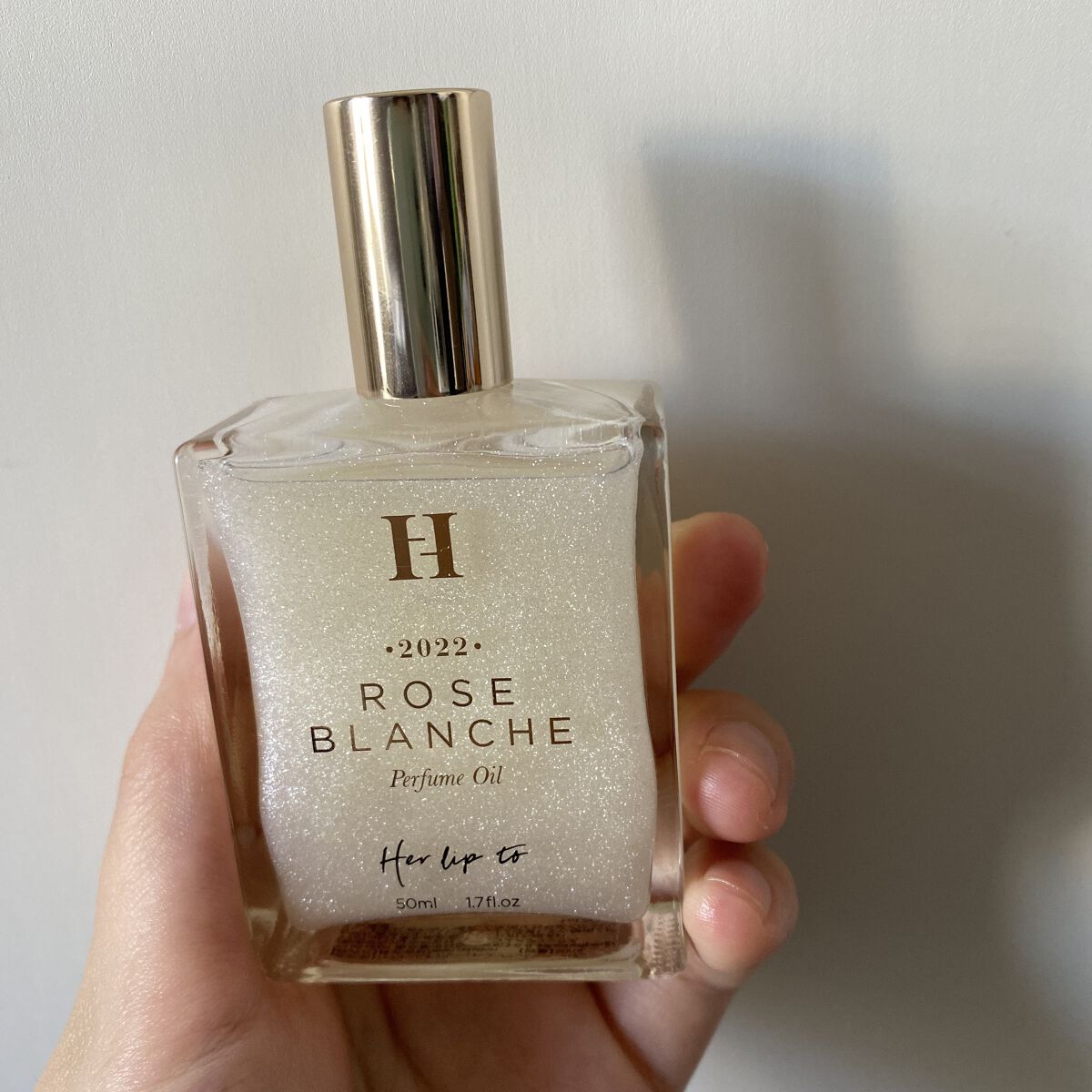 一部予約販売中】 Herlipto perfume oil ROSE BLANCHE 香水(女性用)