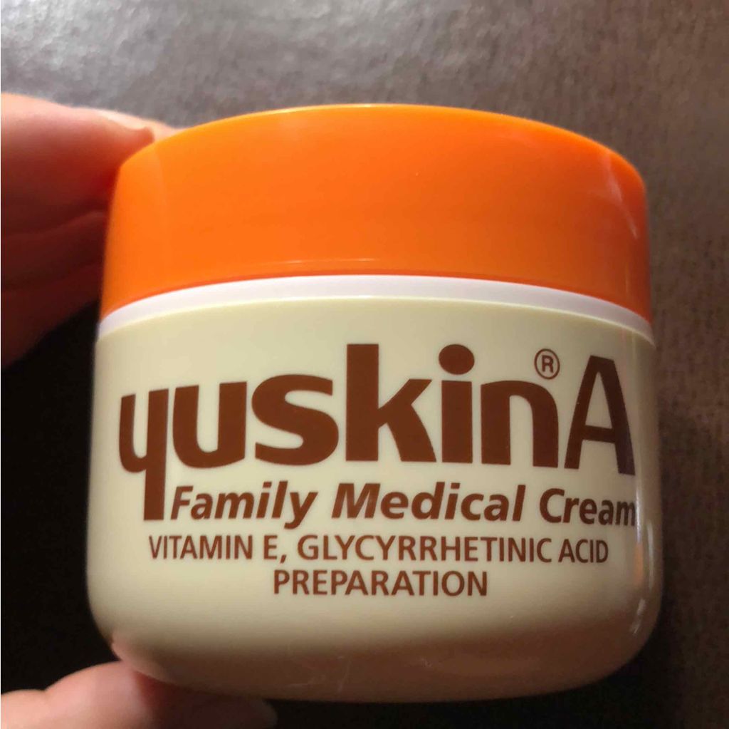 ユースキン ユースキンA ファミリーメディカルクリームのクチコミ「☁️ユースキンA☁️

手荒れと言ったらこれ！っていう商品です

パッケージはダサいけど冬など.....」（1枚目）