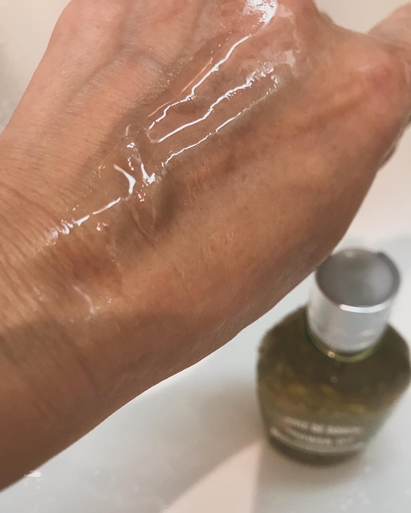 アーモンド モイスチャライジングシャワーオイル/L'OCCITANE/ボディソープを使ったクチコミ（3枚目）