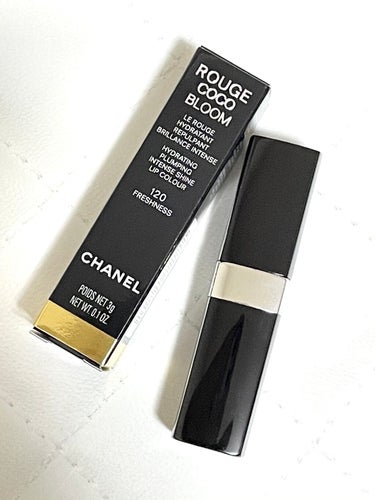 CHANEL
ルージュココブルーム
120 フレッシュネス

シャネルの新リップ✨✨
割と見たままはっきり発色💄プランプ効果あり。

色移りはココフラッシュよりはしないかなという感じ。

柔らかめなので