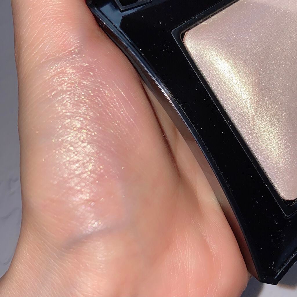 beyond powder/Illamasqua/パウダーハイライトを使ったクチコミ(4枚目)