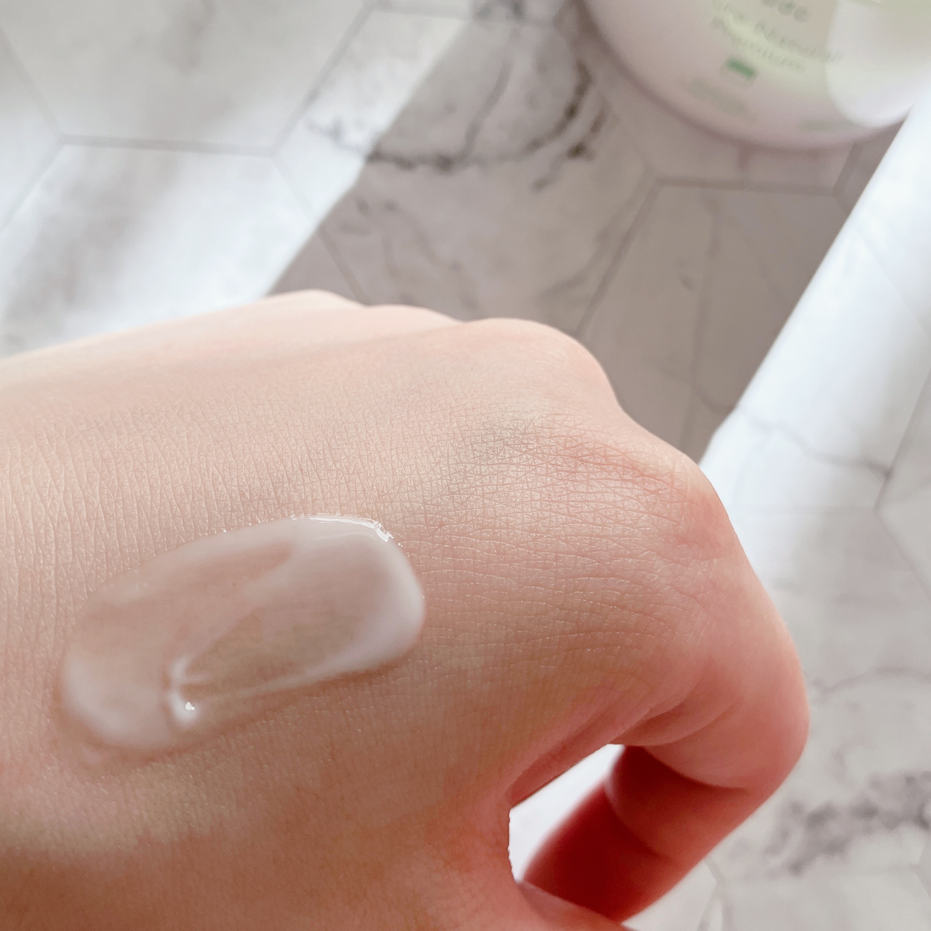 pdc ピュア ナチュラル プレミアム バランシング エッセンスローション のクチコミ「ピュア ナチュラル プレミアム バランシング　
クリームエッセンス【医薬部外品】
エッセンスロ.....」（3枚目）