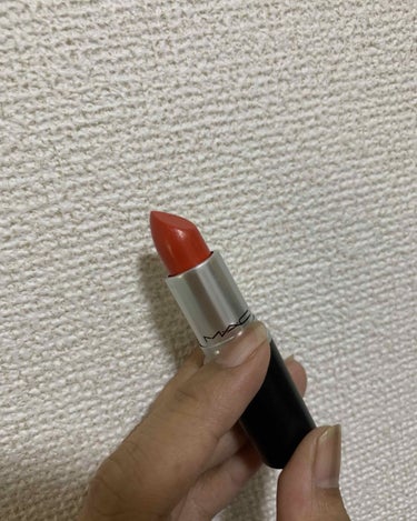 MACリップスティック💄クリームシーン
ダズン カーネーションズ

MACのリップのシリーズの中でも一番保湿力が高い、こちらのクリームシーンのシリーズ🙌

同ブランドでもマットタイプはパキパキになります