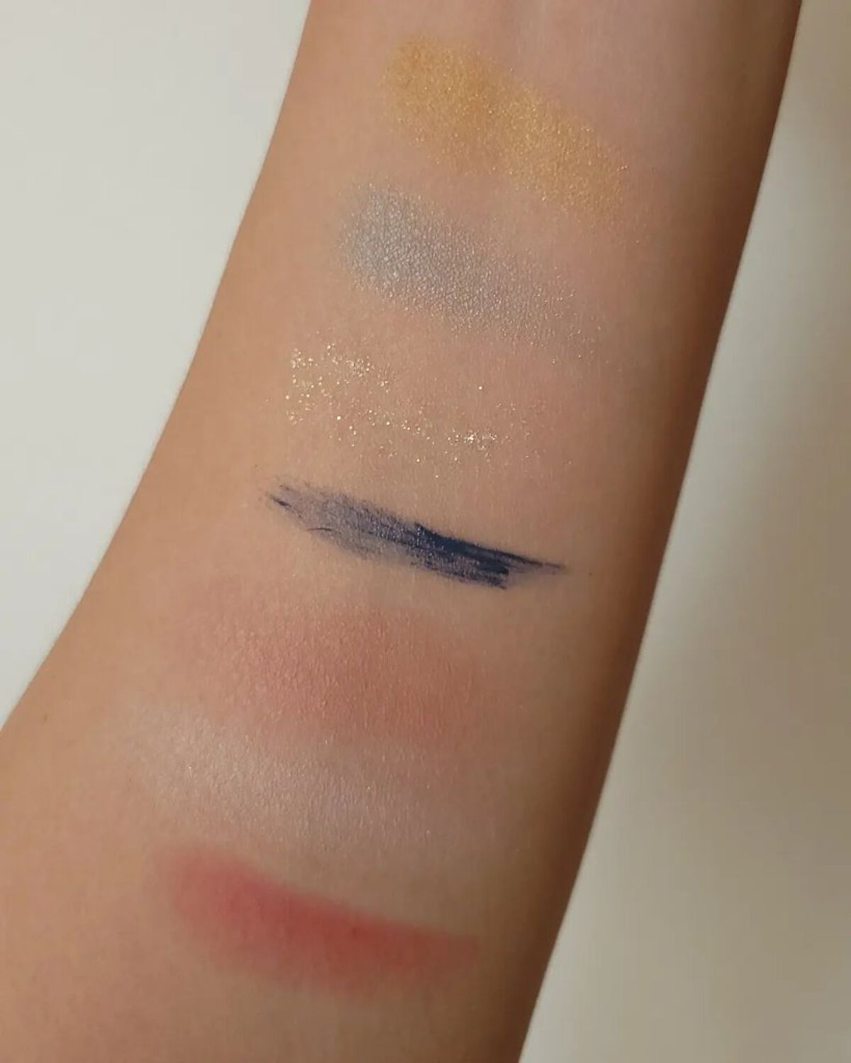 スナイデル シルキー タッチ アイズ 03 Daydream/SNIDEL BEAUTY/アイシャドウパレットを使ったクチコミ（3枚目）