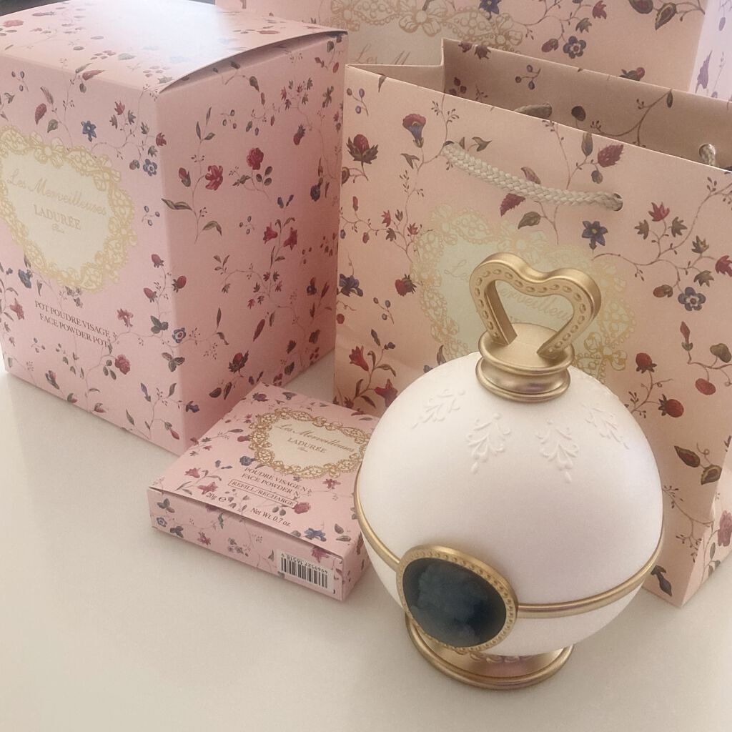 フェイス パウダー N/レ・メルヴェイユーズ ラデュレ/ルースパウダーを使ったクチコミ(1枚目)