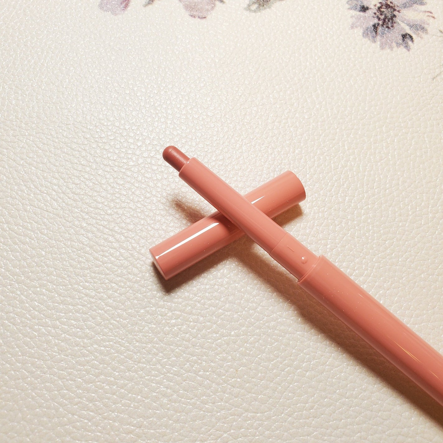 ぷっくりアイカラーペンシル/ミゼルエディ/スティックアイシャドウを使ったクチコミ(3枚目)