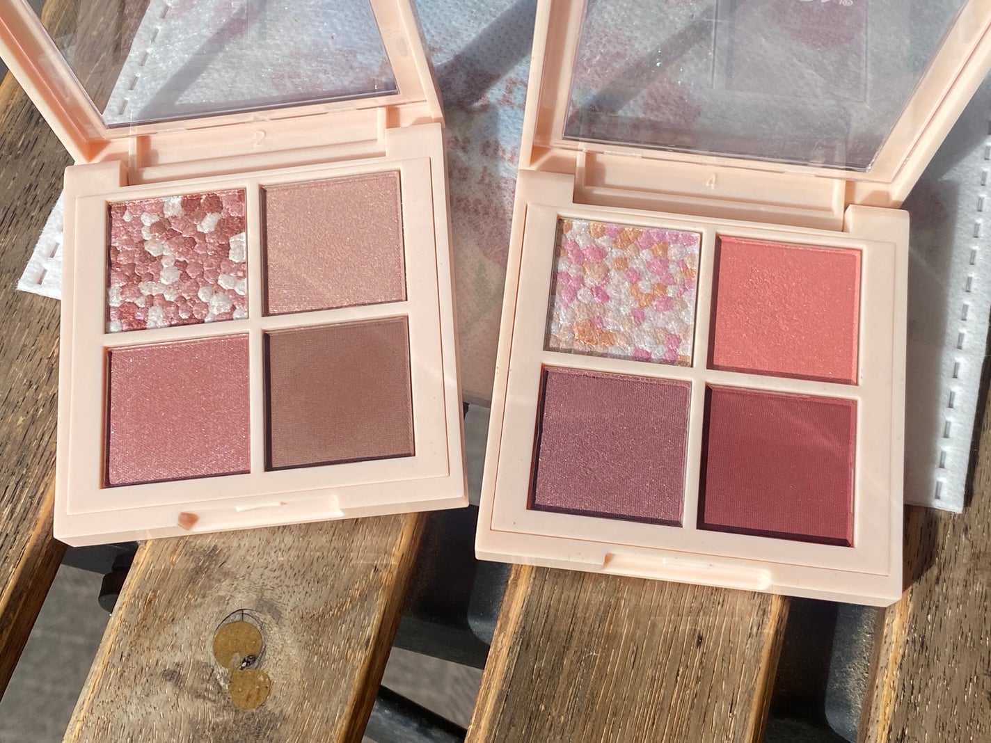 レブロン ダズル アイシャドウ クアッド/REVLON/アイシャドウパレットを使ったクチコミ(2枚目)