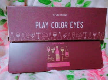 【Etude House】
PLAY COLOR EYES #Wine party

ボルドーにハマってて通販で安く売っていたので購入しました🙌✨

どの色も発色が良くて捨て色無しです!!!
ETUDE