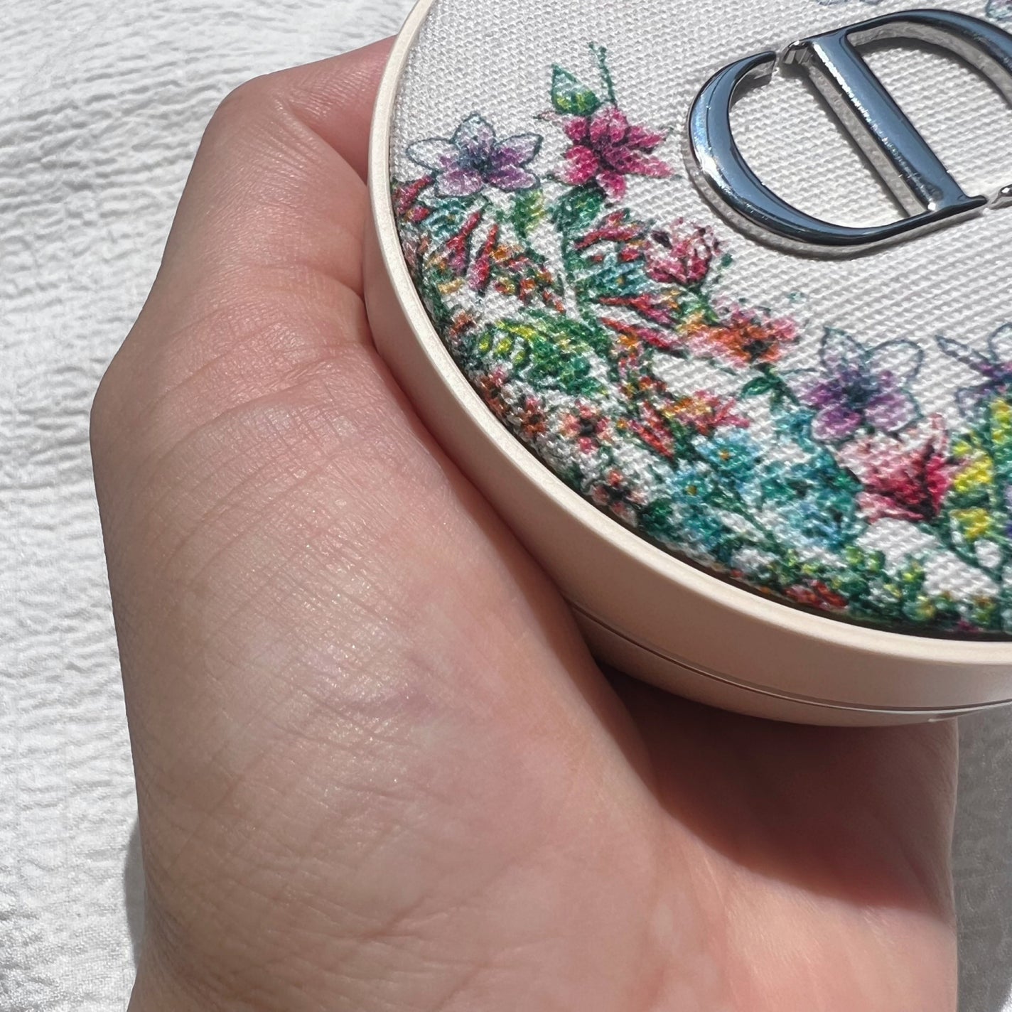 ディオールスキン フォーエヴァー クッション パウダー/Dior/ルースパウダーを使ったクチコミ(5枚目)