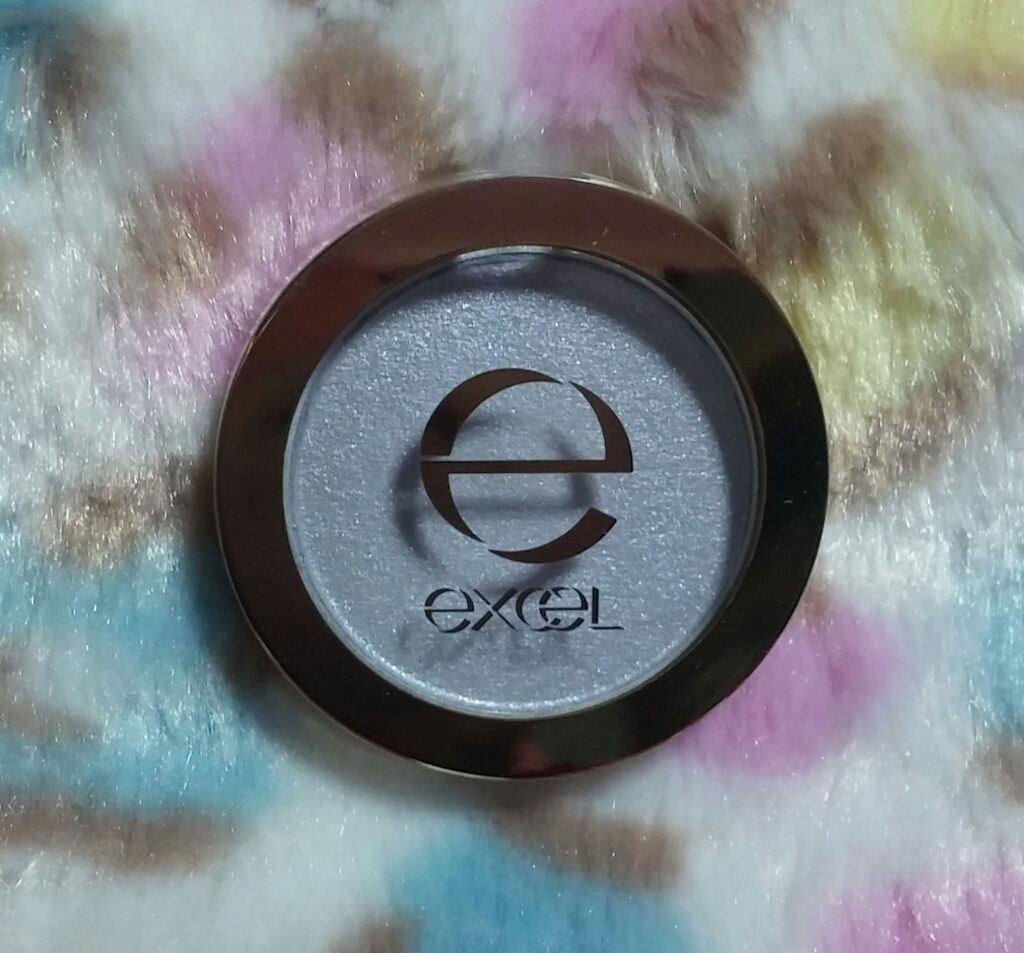 シャイニーシャドウ N/excel/単色アイシャドウを使ったクチコミ(1枚目)