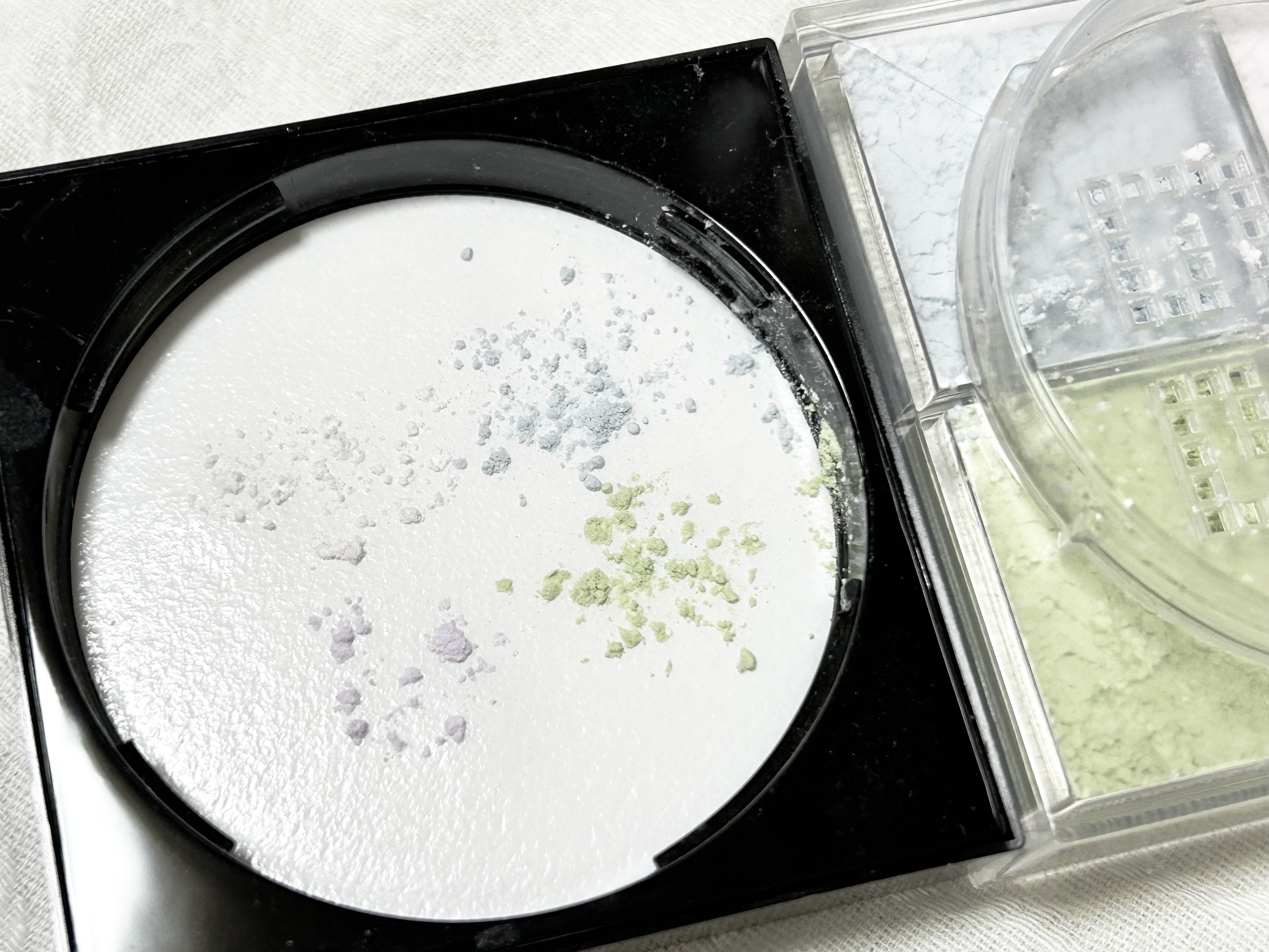 プリズム・リーブル/GIVENCHY/ルースパウダーを使ったクチコミ（2枚目）