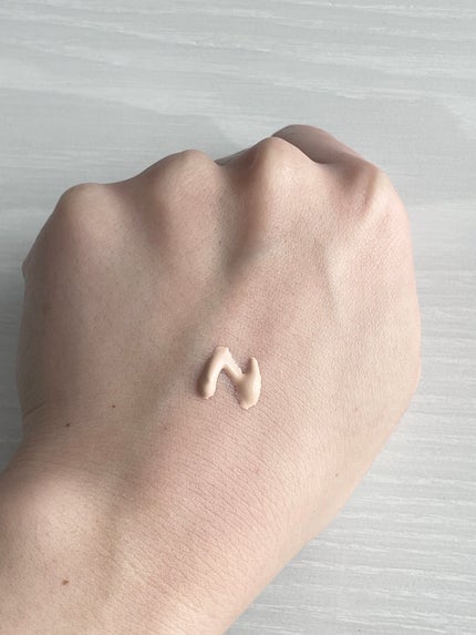 ウルミナプラス 生つや肌おしろい乳液のクチコミ「冬の乾燥防止下地⛄️💧
ウルミナプラス
生つや肌おしろい乳液
夏に使ってた下地では乾燥が.....」(2枚目)