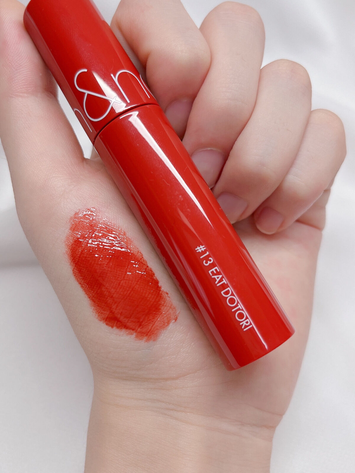 ジューシーラスティングティント/rom&nd/リップティントを使ったクチコミ（2枚目）