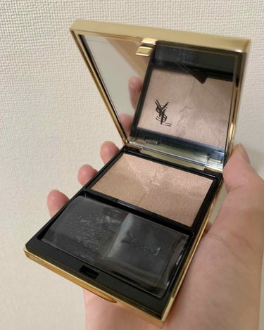 Yves Saint Laurent ハイライタークチュール01


見た目が可愛すぎて購入。
普通にツヤツヤしてて可愛い‼️🥰

でもこのハイライトはよくある有名なギラギラツヤッツヤ！っていうものとは