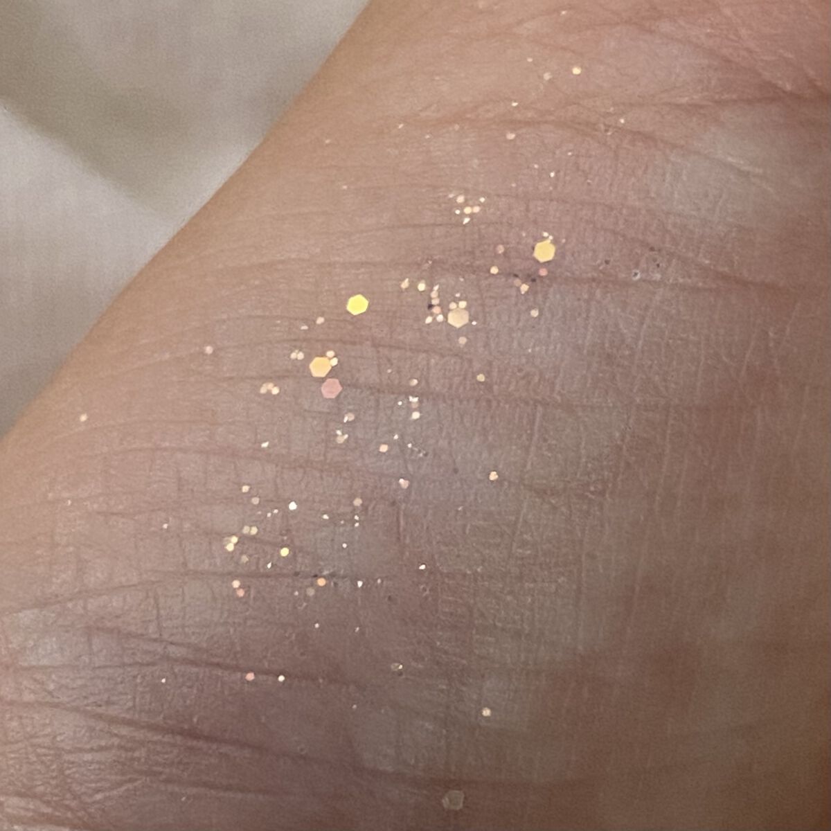 ゲットルーズグリッタージェル N°3ゴールドオブセッサ/unleashia/グリッターを使ったクチコミ（3枚目）