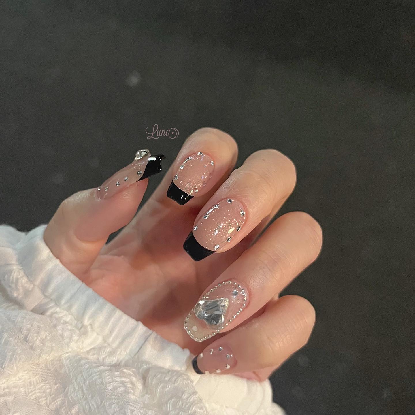 #ジェルネイル,#ワンカラーネイル,#ニュアンスネイル,#うるうるネイル,#ちゅるんネイル,#シンプルネイル,#パーツネイル,#透け感ネイル,#クリアネイル,#ぷっくりネイル,#ちぐはぐネイル,#韓国ネイル,#きらきらネイル,#うるつやネイル,#フレンチガーリーネイル,#蝶々ネイル,#ブラックネイル,#フレンチネイルのネイルデザイン