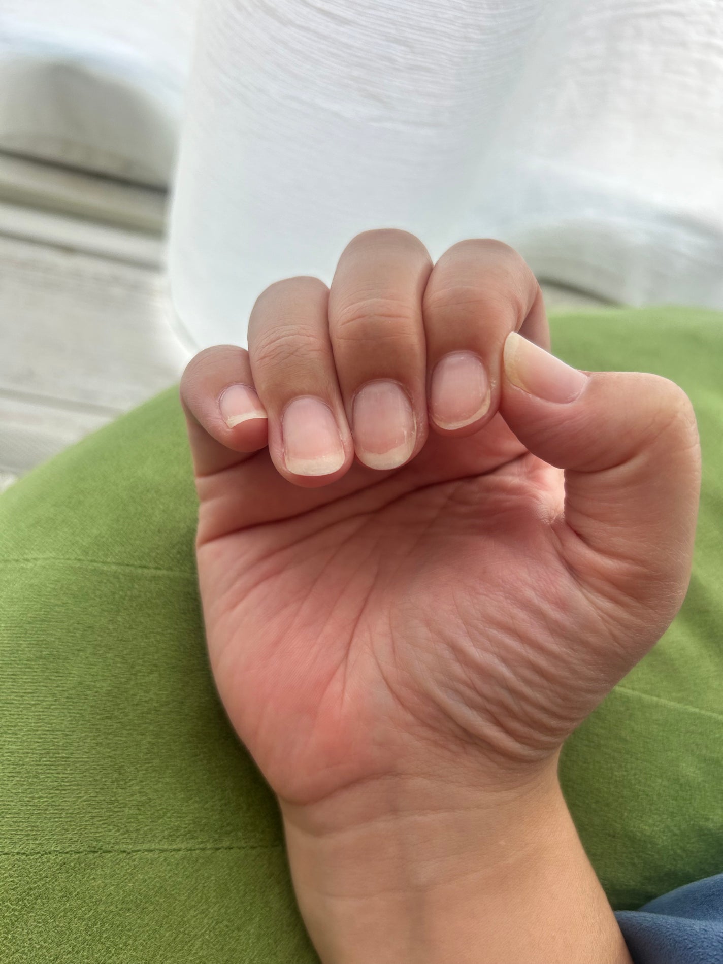 ちよこ on LIPS 「前回付けて2週間も経たずに全敗…🥲爪に優しめのジェルだったから..」(1枚目)