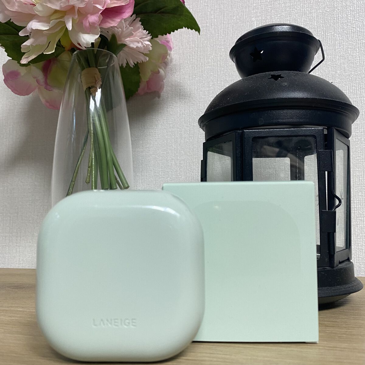 LANEIGE[ラネージュ] ネオクッションマット


最近SNSでよく見かけるラネージュのネオクッション🎀
見た目のかわいさに惹かれて、私も購入してみました🥰

まず、なんと言っても、このミントのコンパクトがめちゃめちゃかわいい😍
