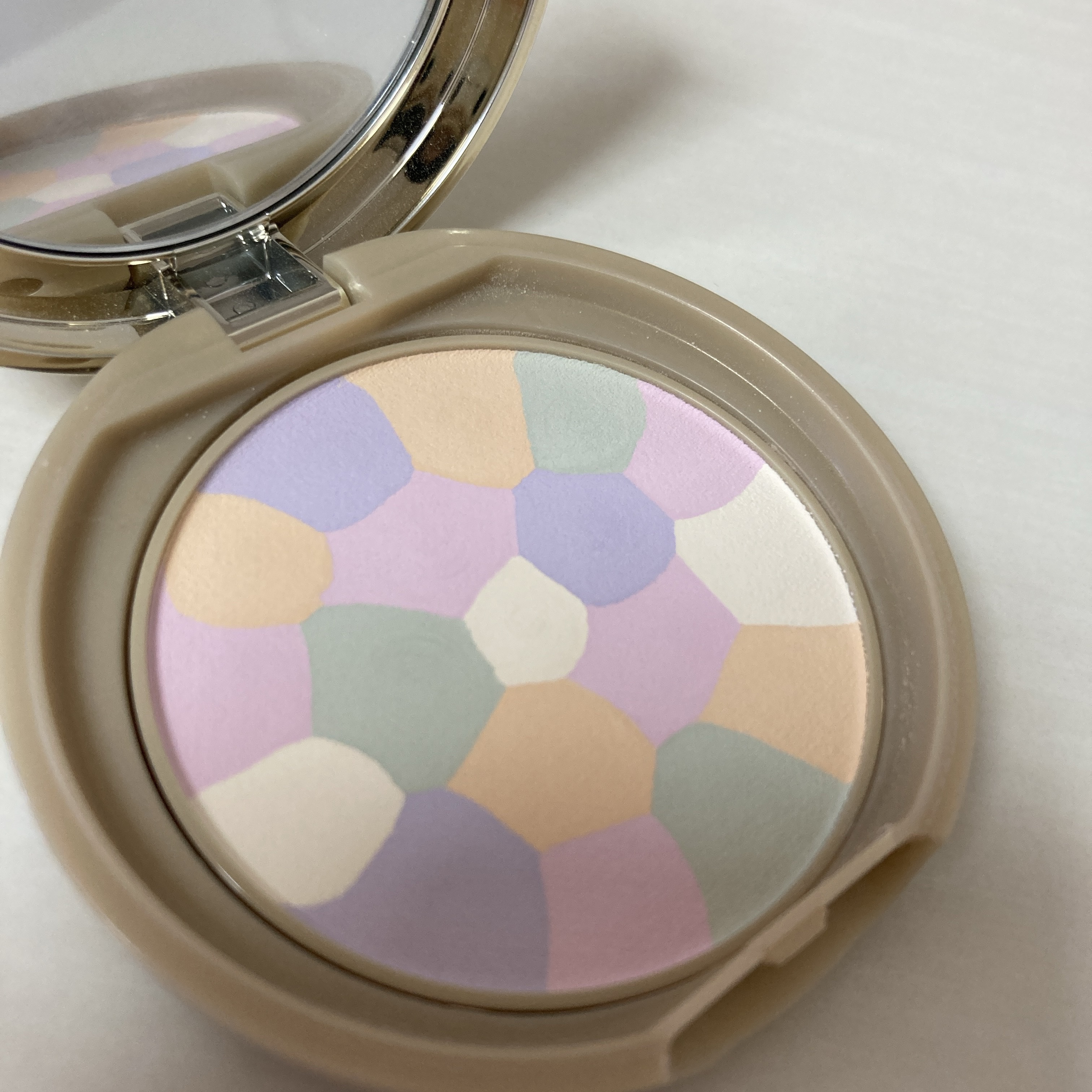 マシュマロフィニッシュパウダー　～Abloom～/キャンメイク/プレストパウダーを使ったクチコミ（1枚目）