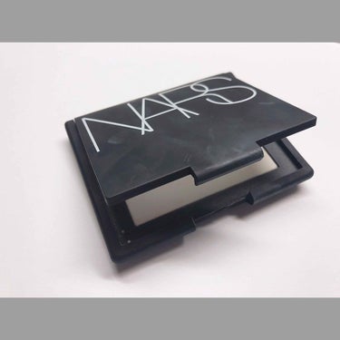 NARS
📌ライトリフレクティングセッティングパウダー

最近購入したこのパウダー
ツヤ肌よりもセミマット〜マットぐらいの肌質が好きな私は必ずベースメイクの最後はパウダーでセットしますが、このパウダー本