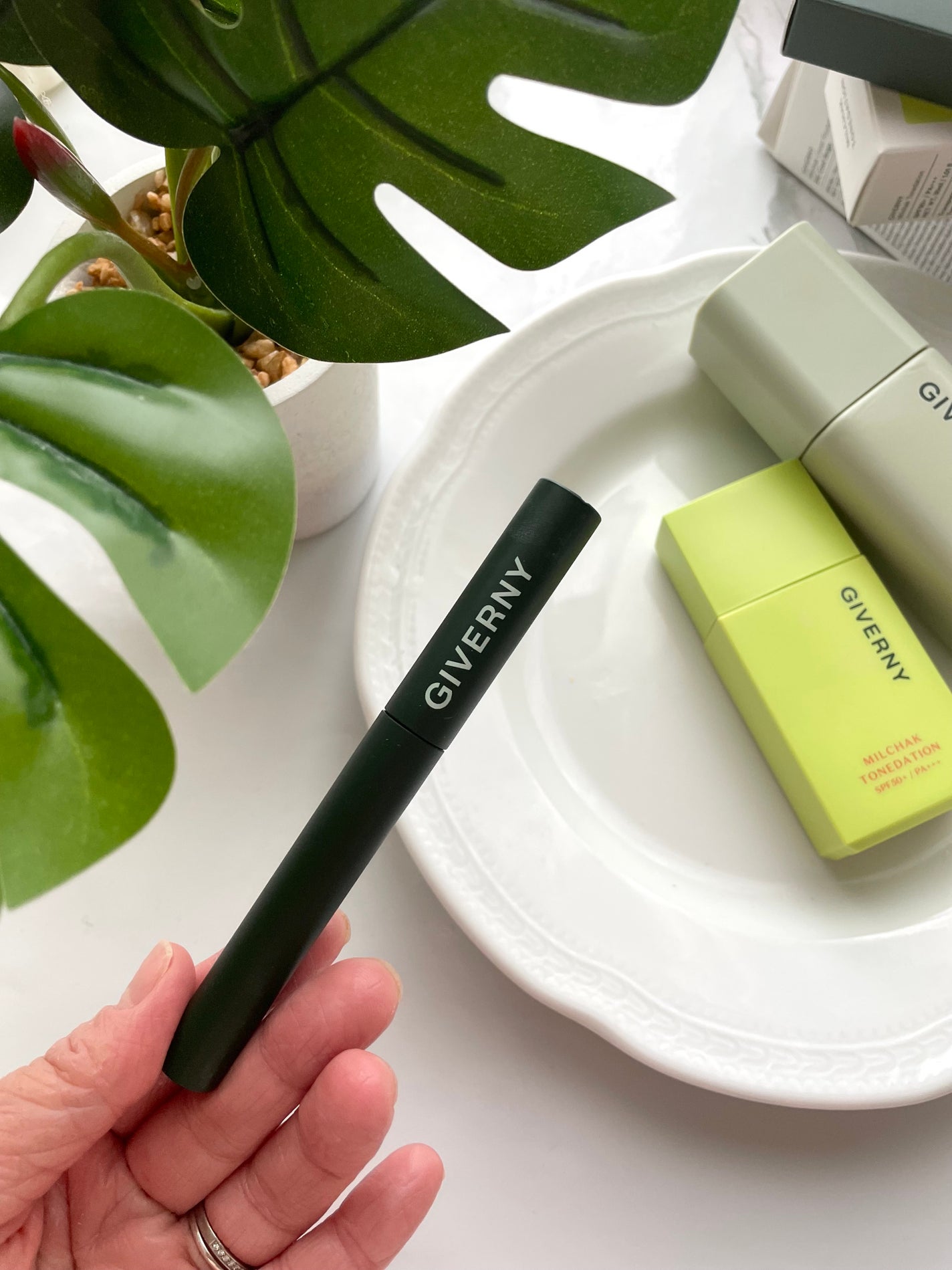 arisya08 on LIPS 「GIVERNYの注目3商品✨️化粧下地、ファンデーション、マス..」(6枚目)