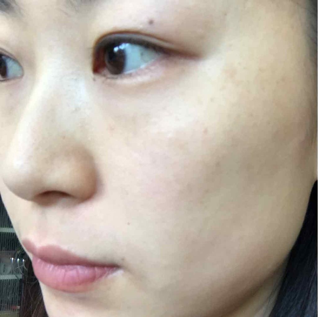 エアリータッチパウダー/クラブ/プレストパウダーを使ったクチコミ(3枚目)