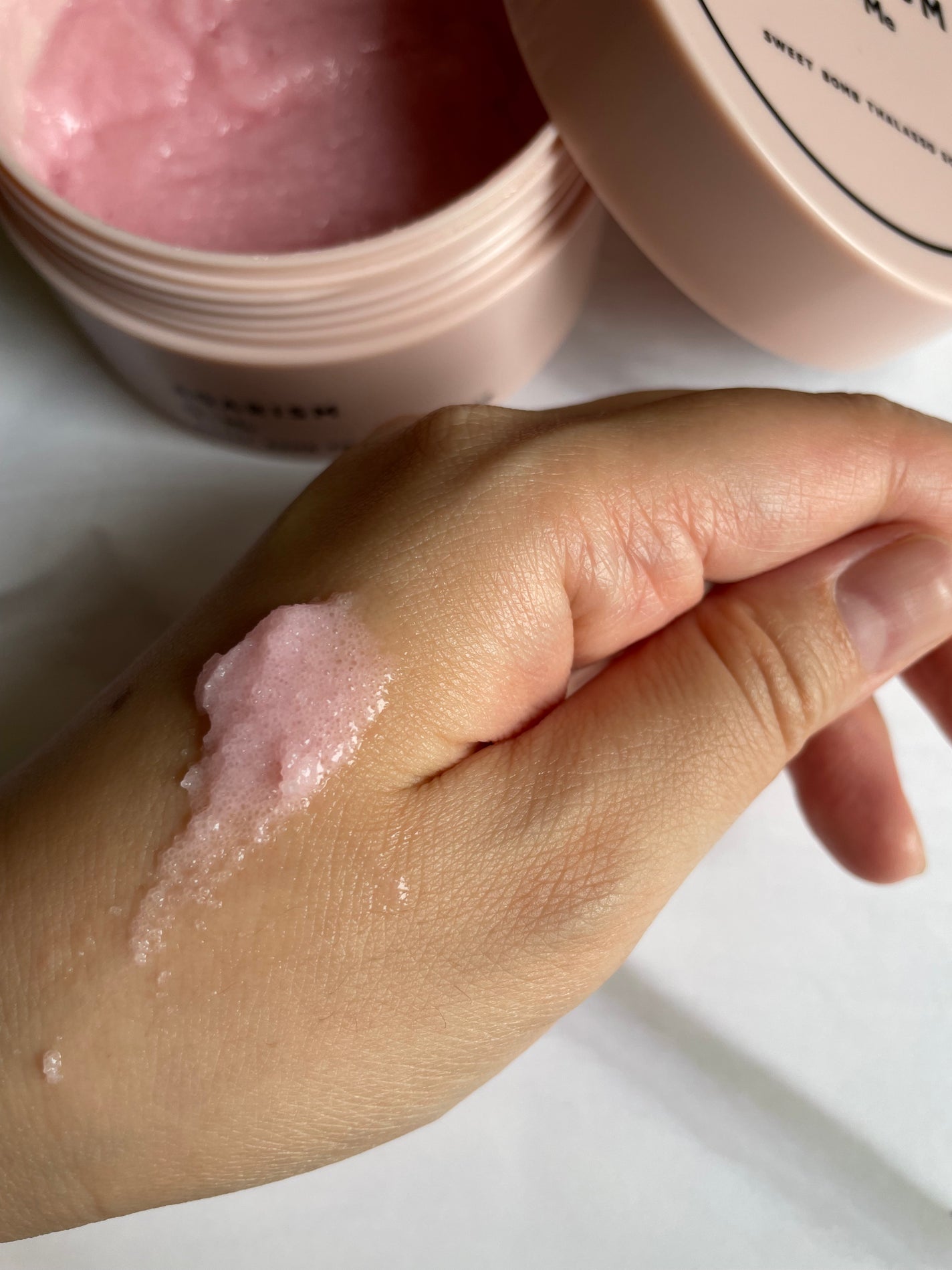 Q+Me スウィート ボム タラソ スクラブ/AGARISM/バスト・ヒップケアを使ったクチコミ(3枚目)