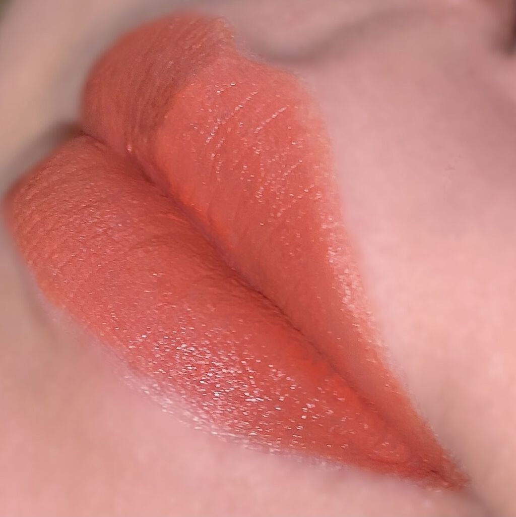 パウダー キス リキッド リップカラー ソーリー ノット ソーリー/M・A・C/口紅を使ったクチコミ（2枚目）