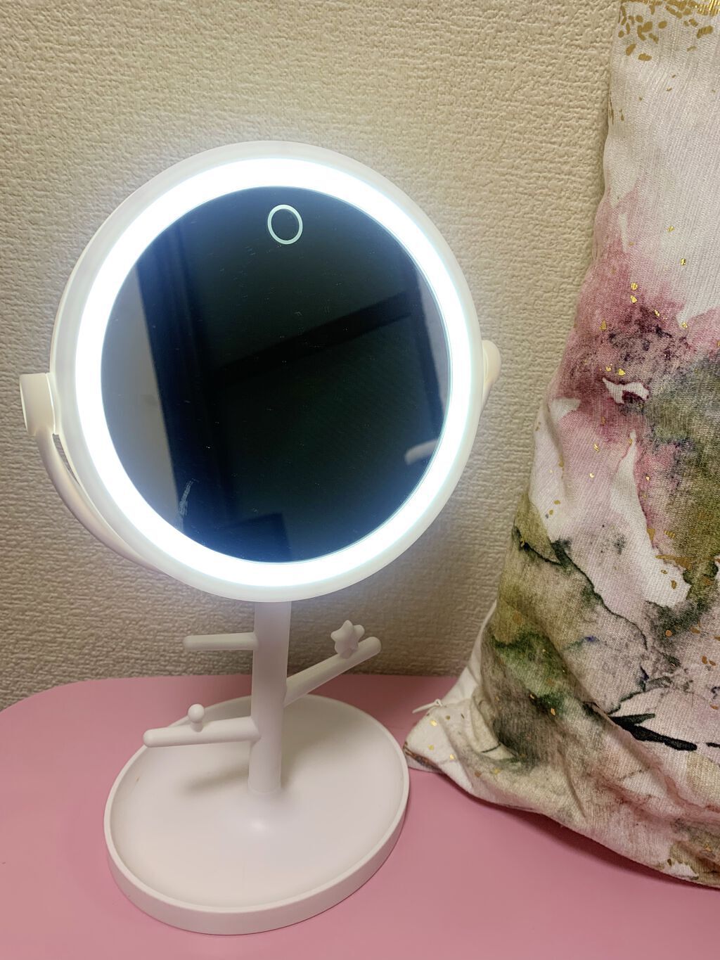ブライトニングミラー スタンド付 LED付ミラー ポケット付/DAISO/その他化粧小物を使ったクチコミ（1枚目）
