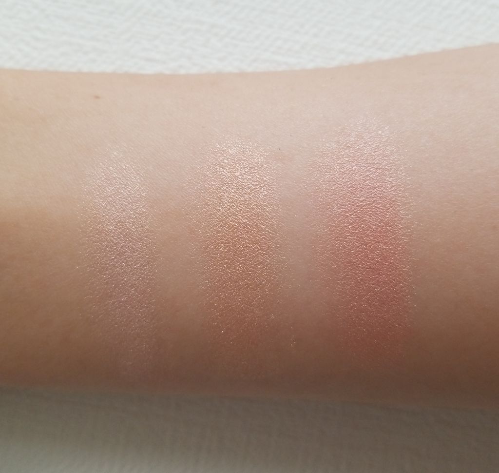 M・A・C エクストラディメンションスキンフィニッシュトリオのクチコミ「
MAC
エクストラディメンションスキンフィニッシュトリオ

ギャラクシークロー


初めての.....」（2枚目）